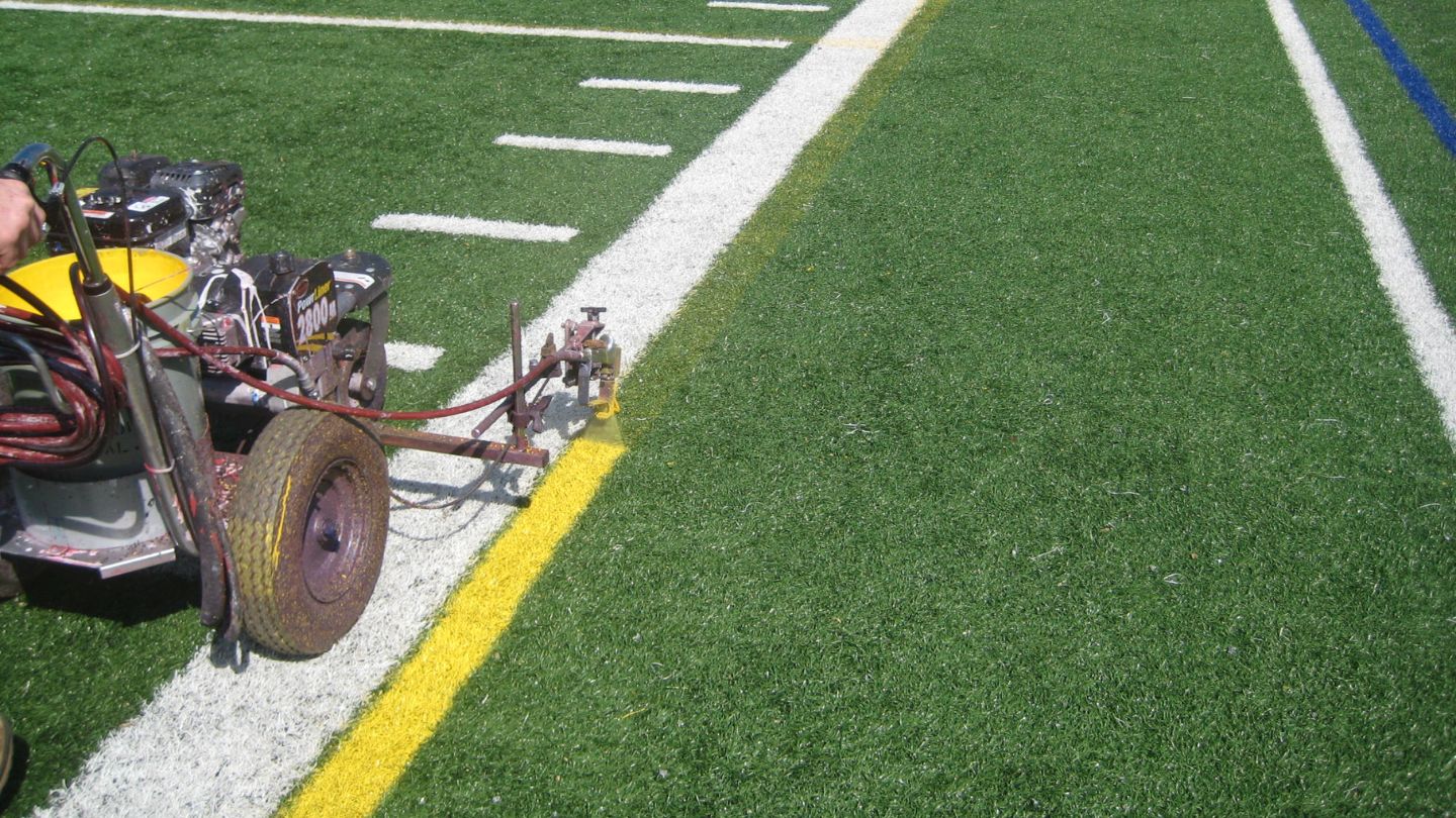 How Do You Choose the Right Paint for Your Sports Surface? Expert Tips